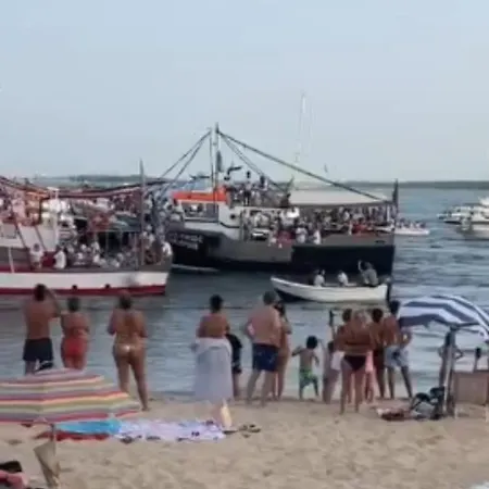 Local Familia Coelho Tatil Evi *